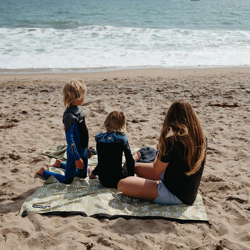 Nomadix Blanket Towel: Breezy Palms Olive 3