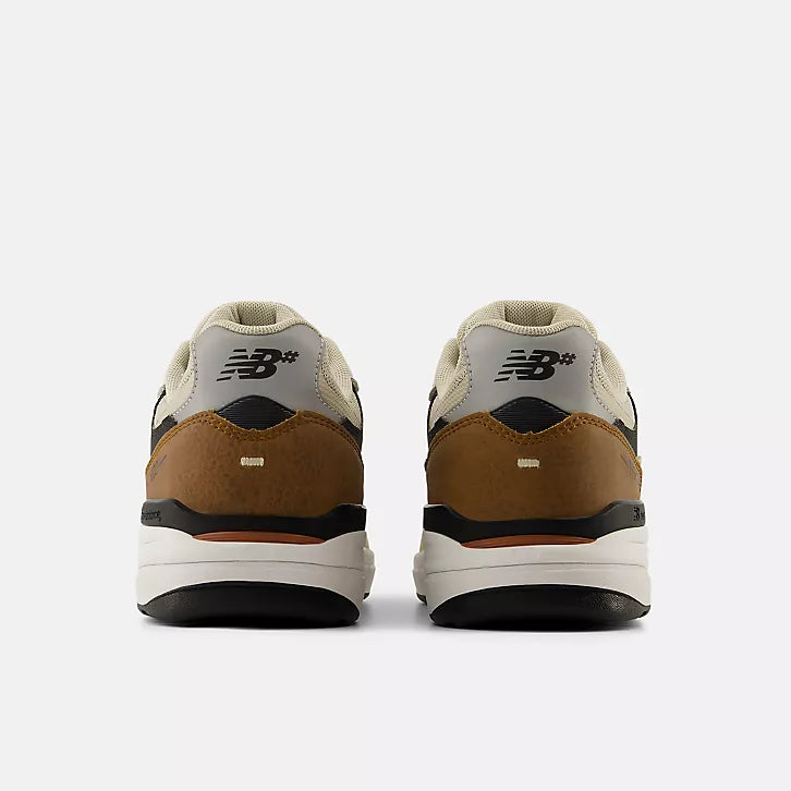 New Balance Numeric Men’s Andrew Reynolds 933 - Quicksand w Sea Salt 4