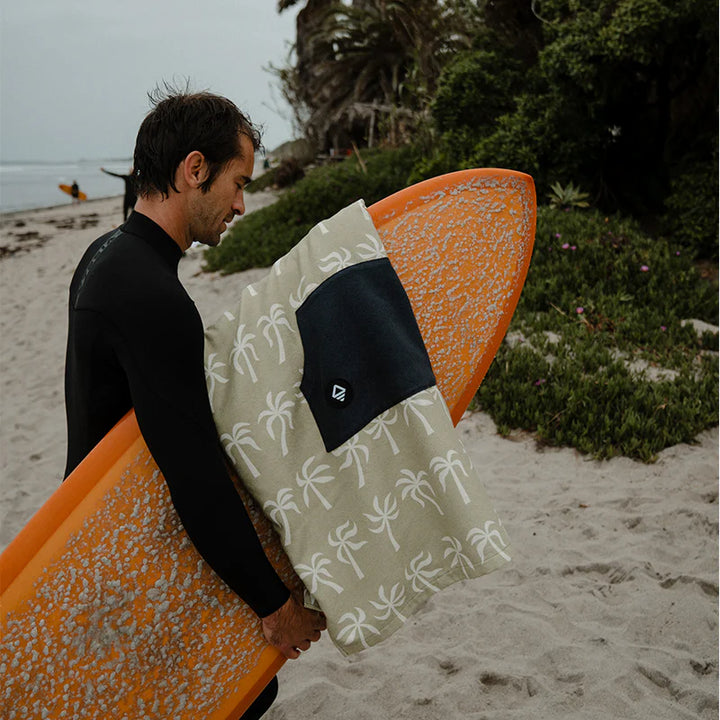 Nomadix Changing Poncho: Breezy Palms Olive 3