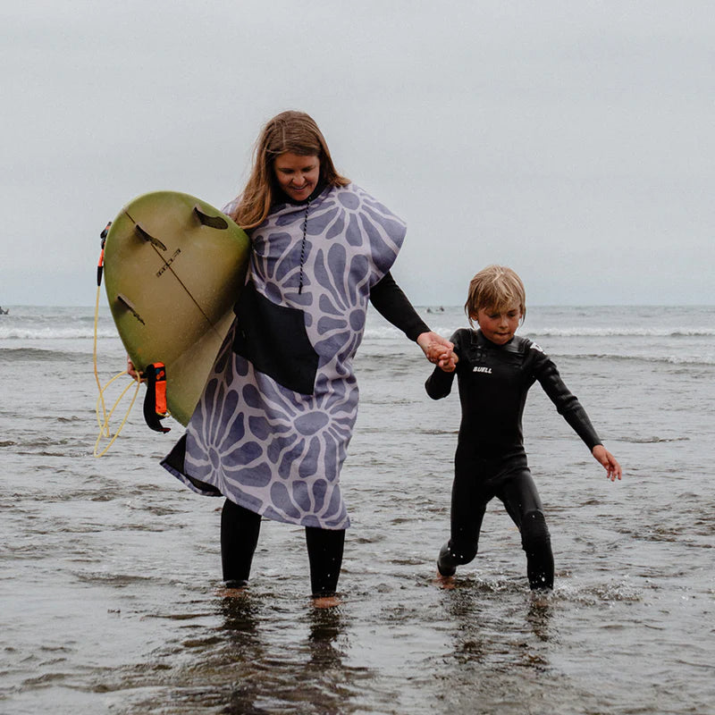 Nomadix Changing Poncho: Lazy Daisy Dusk 1