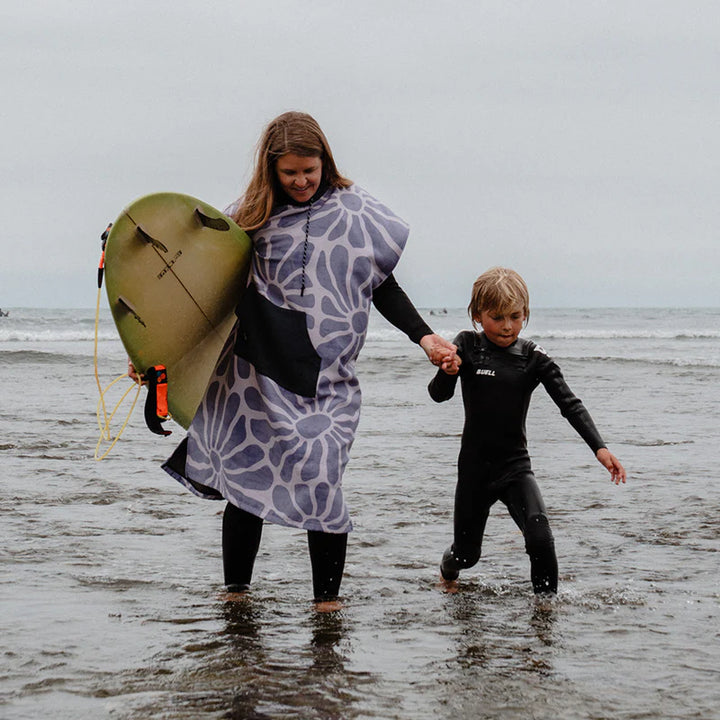 Nomadix Changing Poncho: Lazy Daisy Dusk 1