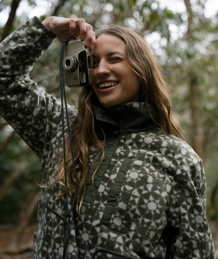 Jetty Women’s Juniper Fleece - Olive 1