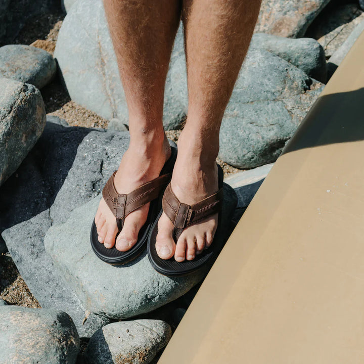 Reef Men’s Cushion Phantom 2.0 Leather Sandals