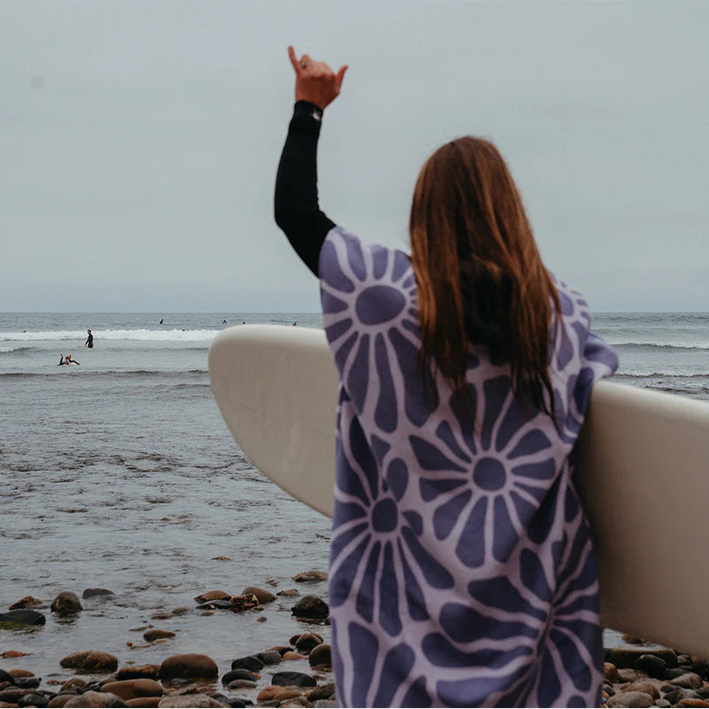 Nomadix Changing Poncho: Lazy Daisy Dusk 3