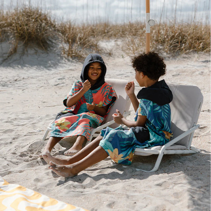 Nomadix Kid Changing Poncho: Palms Coral 5