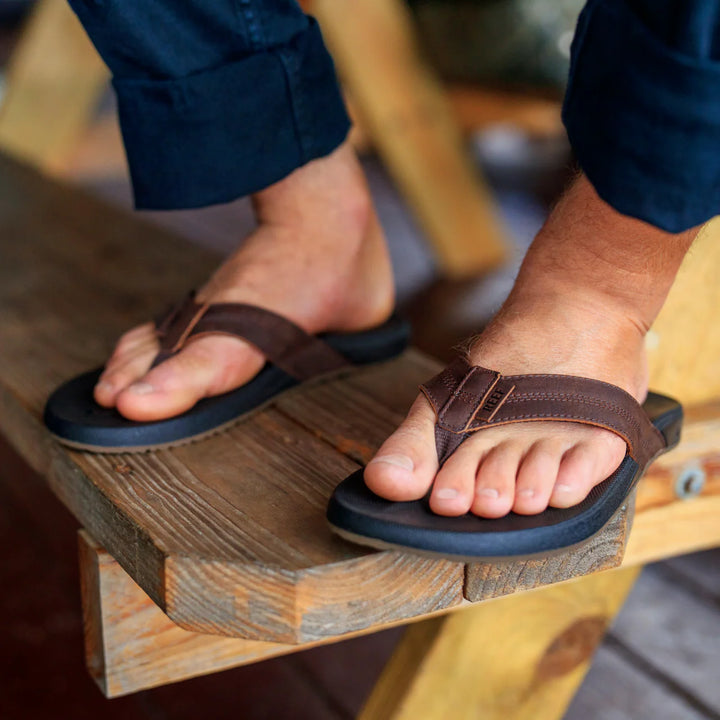 Reef Men’s Cushion Phantom 2.0 Leather Sandals