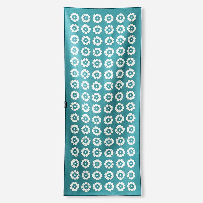 Nomadix Original Towel: Fresh Flowers Teal Ocean