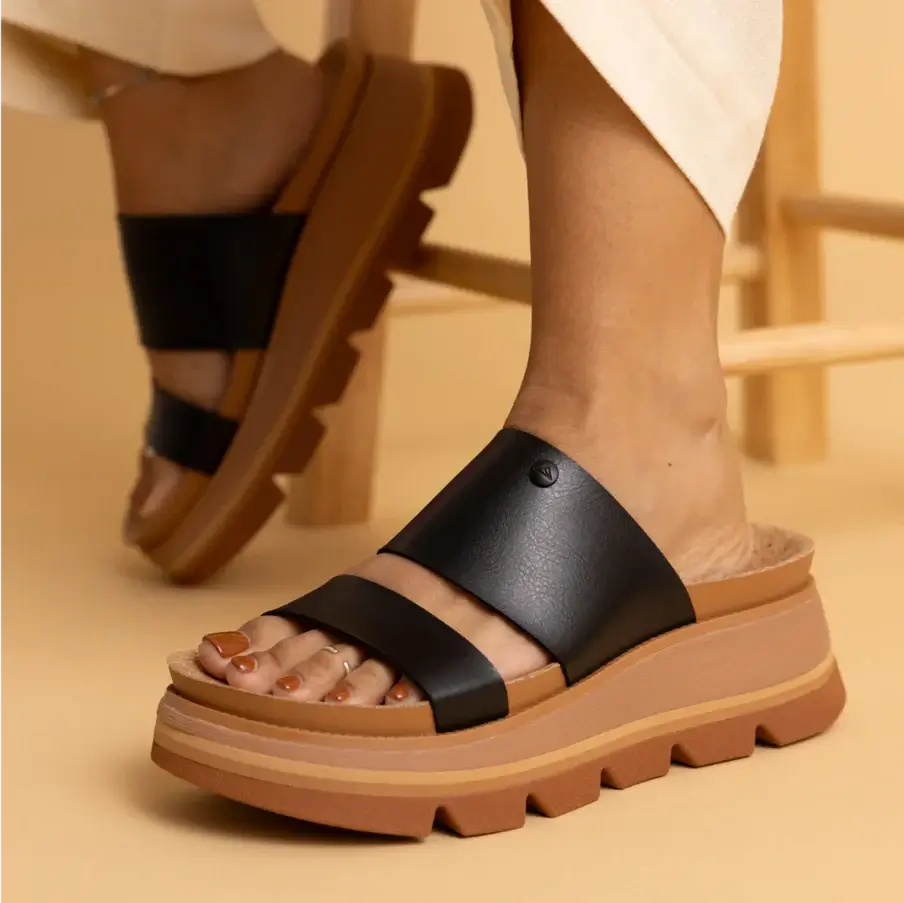 Reef Women’s Vista Luxe Siaa Sandals - Black/Tan 4