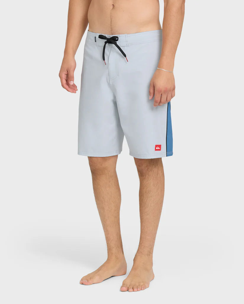 Quiksilver Men's Young Guns Nomad 21" Boardshorts - Plein Air
