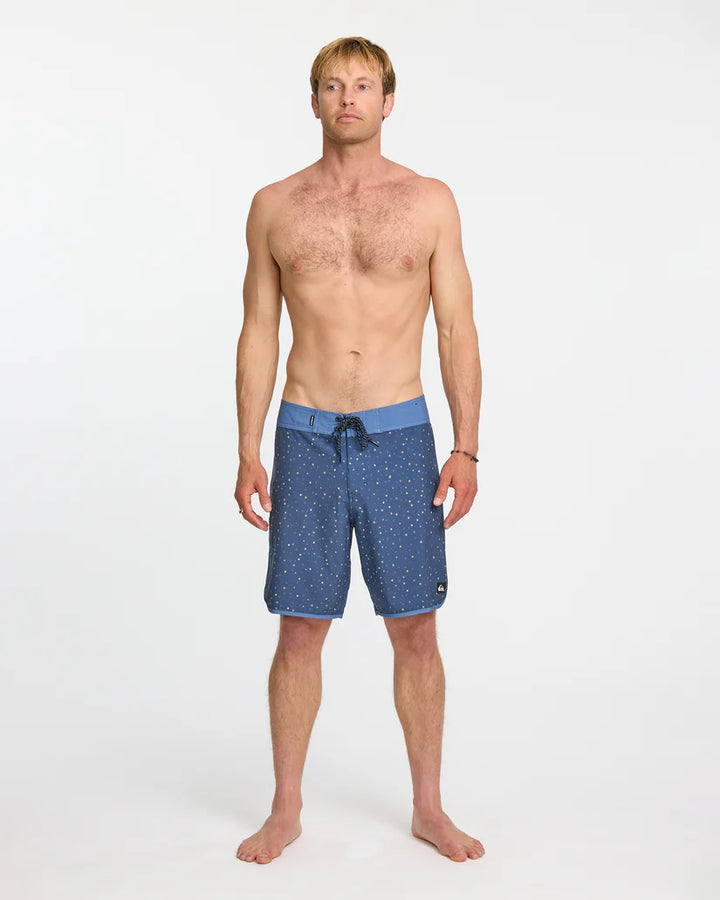 Quiksilver Men's Surfsilk Scallop 19" Boardshorts - American Navy 2