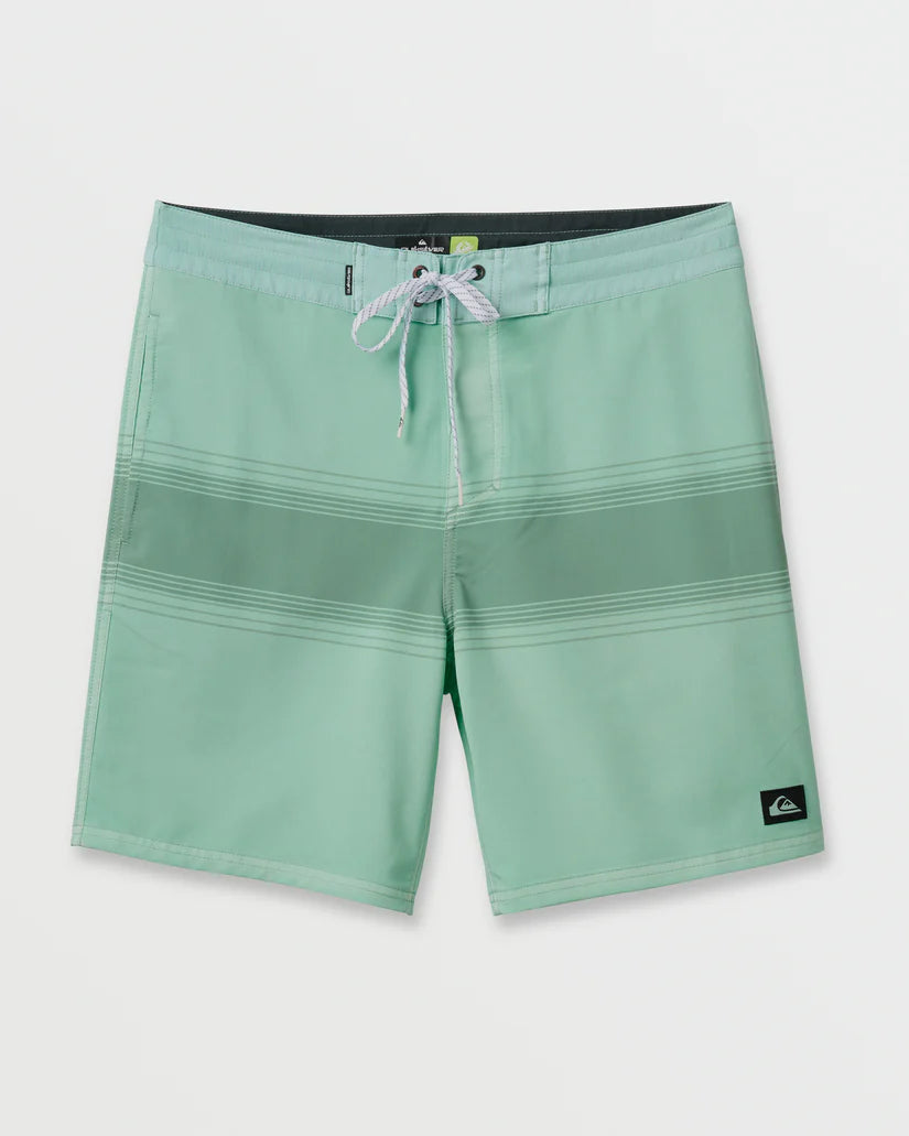 Quiksilver Men's Surfsilk 18" Street Trunks - Jade 5