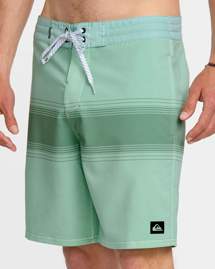 Quiksilver Men's Surfsilk 18" Street Trunks - Jade 3