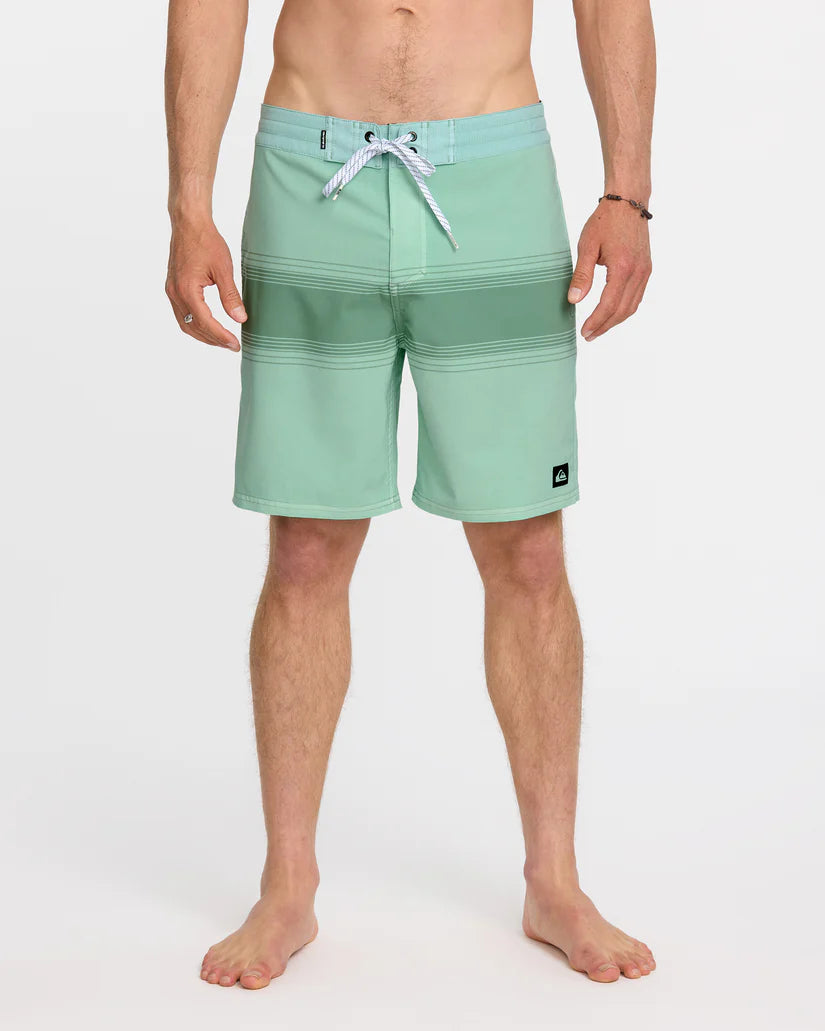 Quiksilver Men's Surfsilk 18" Street Trunks - Jade 