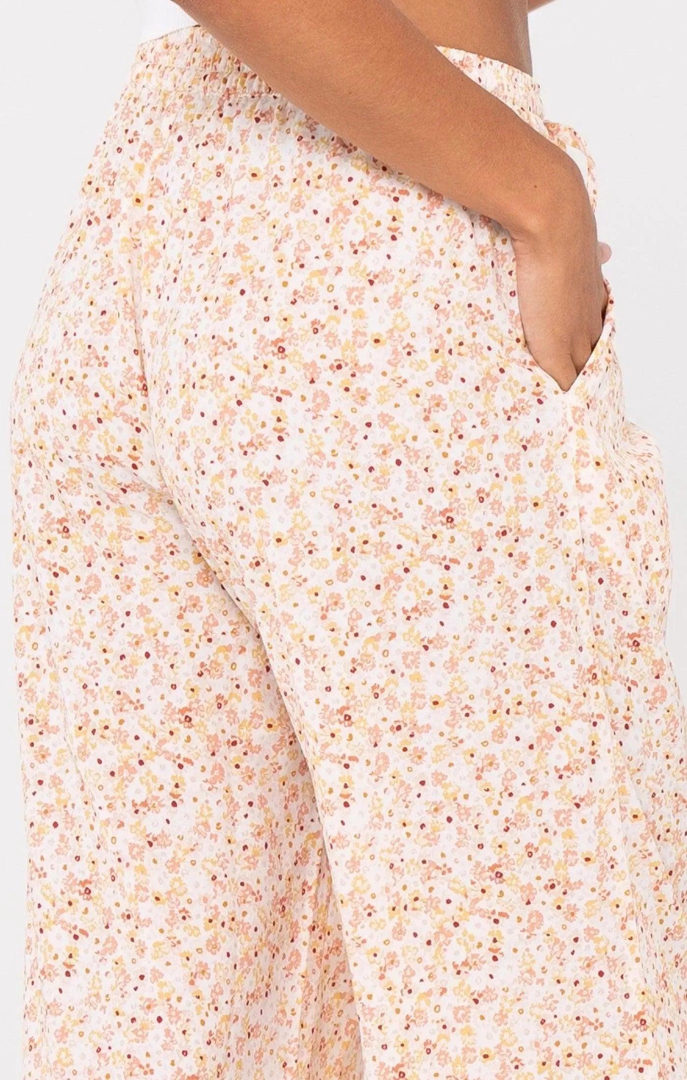 【louren】flower jacquard half pants louren flower jacquard half pants Other
